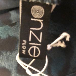 Onzie Pants - Onzie black and green legging, sz S/M, 68606 Onzie Pants - Onzie black and green legging, sz S/M, 68606